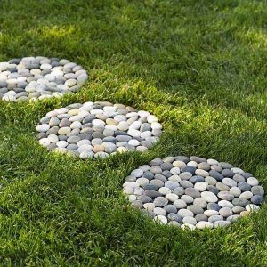 DIY Garden Stone Pathway