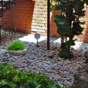 Gorgeous Garden Decoration with Stone
